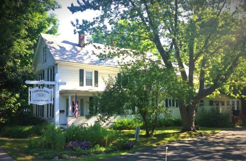 Carriage Barn Inn キーン エクステリア 写真