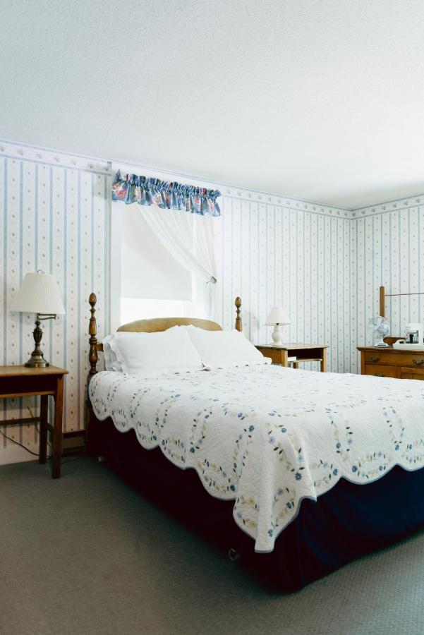 Carriage Barn Inn キーン エクステリア 写真
